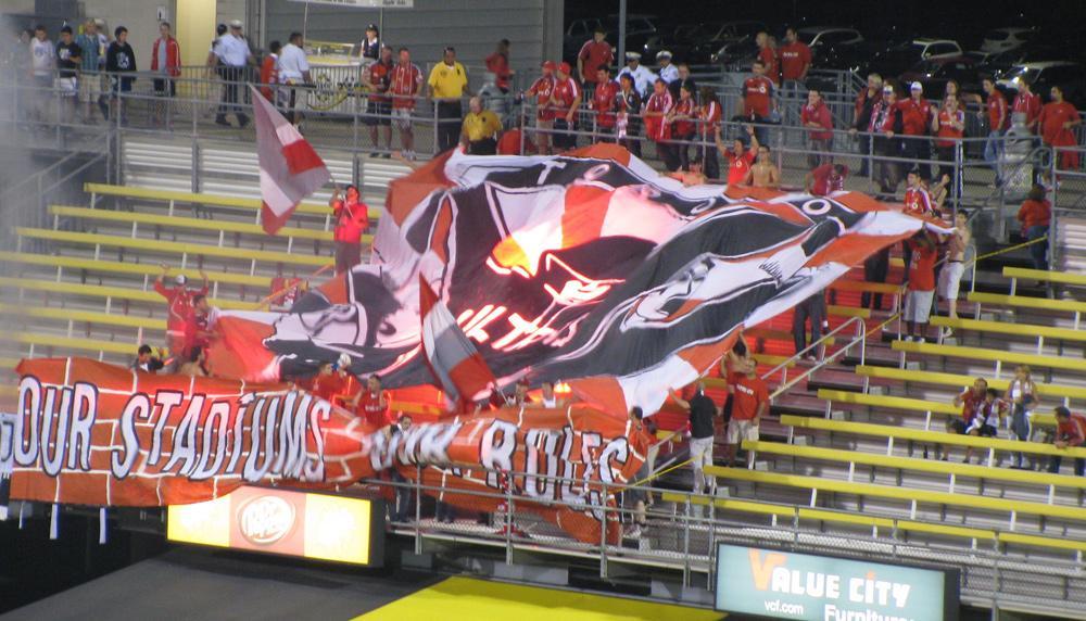 安菲尔德的传承让战术意图在画面里一目了然